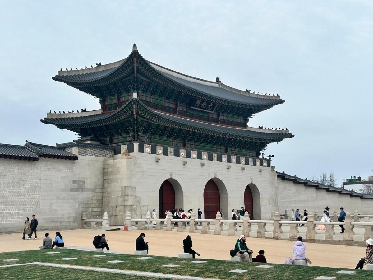 Gyeongbokgung House Villa *